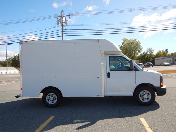 13 Chevrolet Express 3500 Single Rear Wheel 10ft Box Cube Service Van for sale in West Boylston, MA – photo 14
