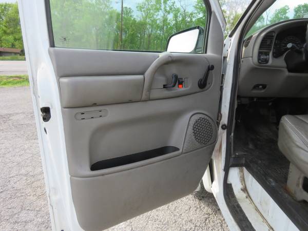 2005 Chevrolet Astro CARGO RWD 4 3 AUTO - - by dealer for sale in Cynthiana, KY – photo 9