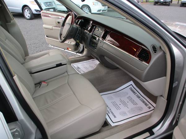 2005 LINCOLN TOWN CAR - - by dealer - vehicle for sale in Gridley, CA – photo 8