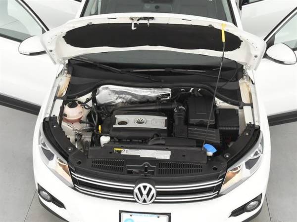 2015 VW Volkswagen Tiguan 2.0T SE 4Motion Sport Utility 4D suv WHITE - for sale in Atlanta, GA – photo 4