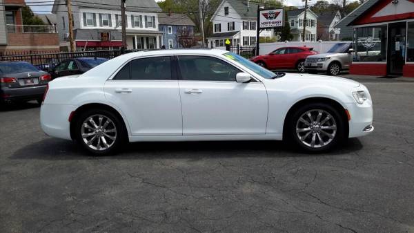 2015 Chrysler 300 Limited AWD 4dr Sedan - SUPER CLEAN! WELL for sale in Wakefield, MA – photo 5