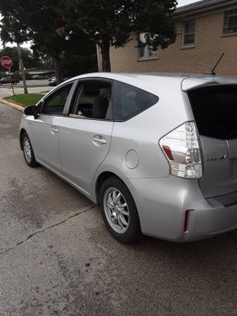 2013 Toyota Prius V for sale in Harwood Heights, IL – photo 3