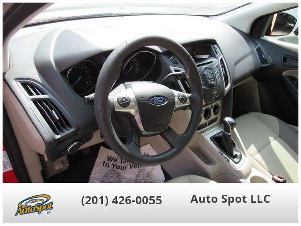 2012 Ford Focus SE Sedan 4D EZ-FINANCING! for sale in Garfield, NJ – photo 7