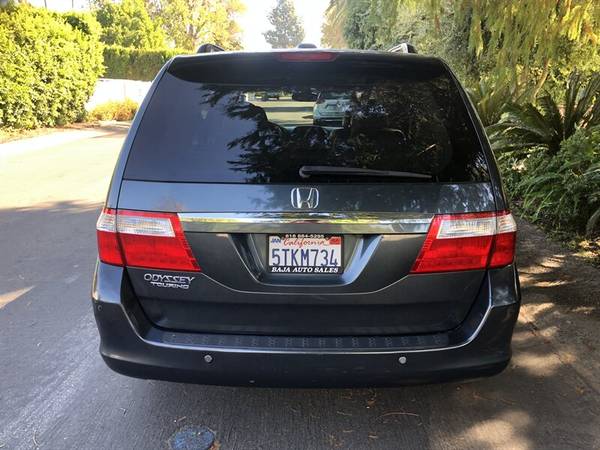 2006 Honda Odyssey Touring - cars & trucks - by dealer - vehicle... for sale in North Hollywood, CA – photo 8