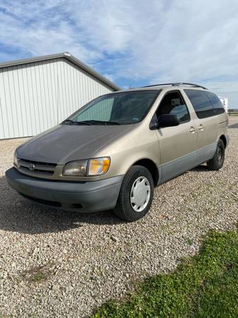 2002 Toyota SIANNA - cars & trucks - by owner - vehicle automotive... for sale in Maroa, IL – photo 3