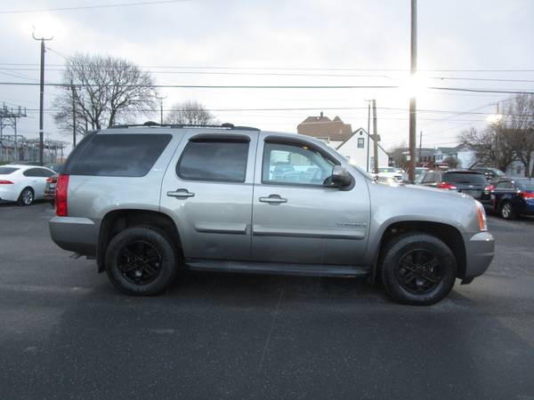 2009 GMC YUKON SLT - CLEAN CAR FAX - AS IS TRADED VEHICLE - 3RD ROW... for sale in Scranton, PA – photo 4