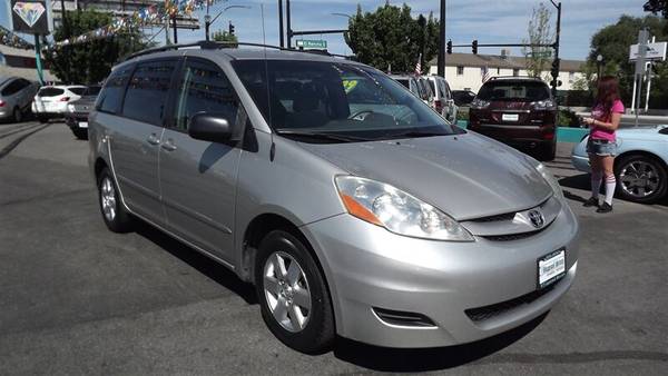 2008 Toyota Sienna LE 7-Passenger for sale in Sparks, NV – photo 2