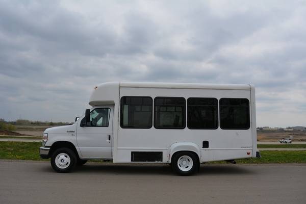 2014 Ford E-350 10 Passenger Paratransit Shuttle Bus for sale in Crystal Lake, OH – photo 4