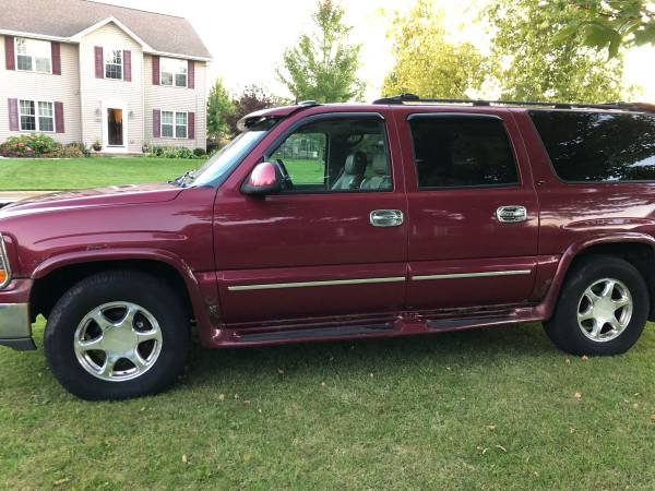 2004 Chevy Suburban LT for sale in MENASHA, WI – photo 3