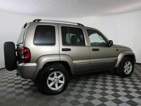 2005 Jeep Liberty Limited - - by dealer - vehicle for sale in Inver Grove Heights, MN – photo 9