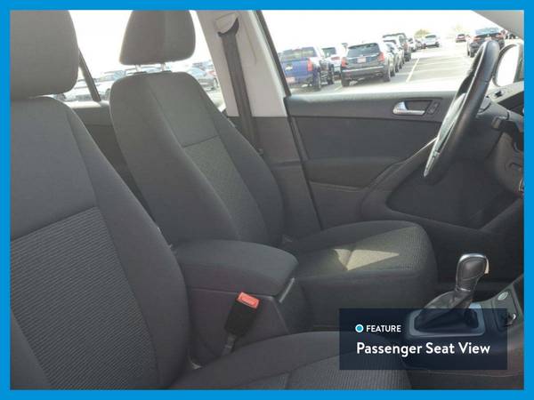 2017 VW Volkswagen Tiguan Limited 2 0T Sport Utility 4D suv Gray for sale in Pittsburgh, PA – photo 20