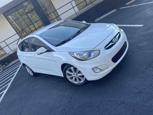 2013 Hyundai Accent SE Hatchback ** 40kmiles!! 1 Owner !! - cars &... for sale in Peachtree Corners, GA – photo 2