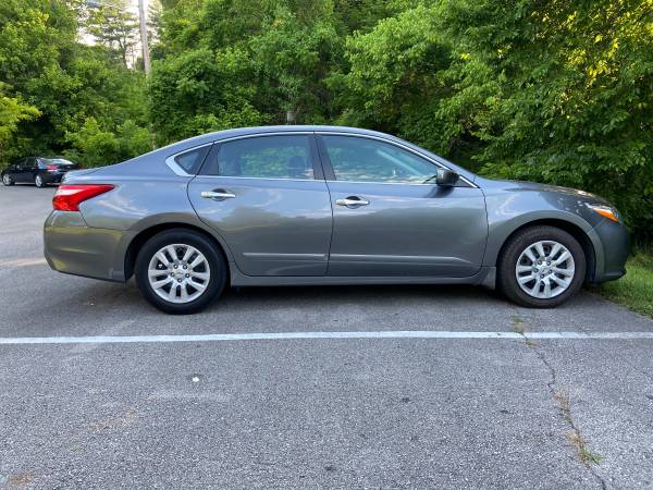 2016 Nissan Altima - 49,500 miles, Backup Camera, Push Button Start... for sale in Bowling Green , KY – photo 6