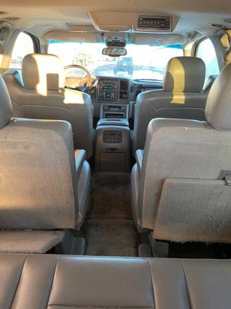 2004 Chevy Suburban for sale in Fergus Falls, ND – photo 5
