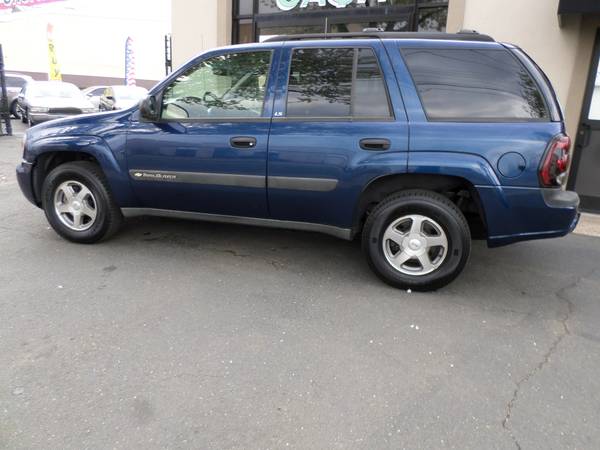 2004 Chevy Trailblazer-LOW MILES - - by dealer for sale in New Haven, CT – photo 9