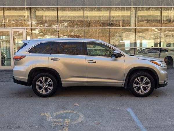 2015 Toyota Highlander XLE AWD All Wheel Drive SKU: FS121792 - cars & for sale in Mount Kisco, NY – photo 4