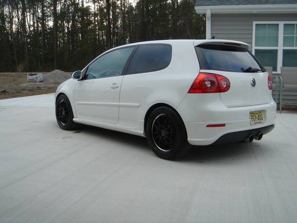 2008 Volkswagen R32 AWD 3.2L V6 1 of Only 5000 Made! Clean Carfax for sale in Castle Hayne, NC – photo 3