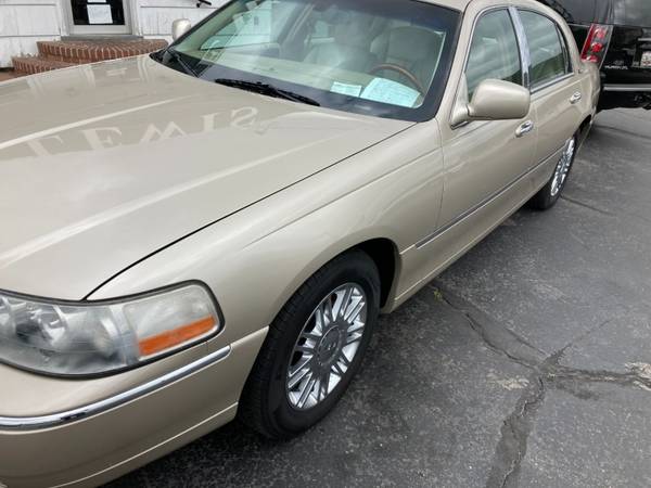 2010 Lincoln Town Car Signature Limited: ONLY 46k mi, LOCAL CAR for sale in Willards, MD – photo 6