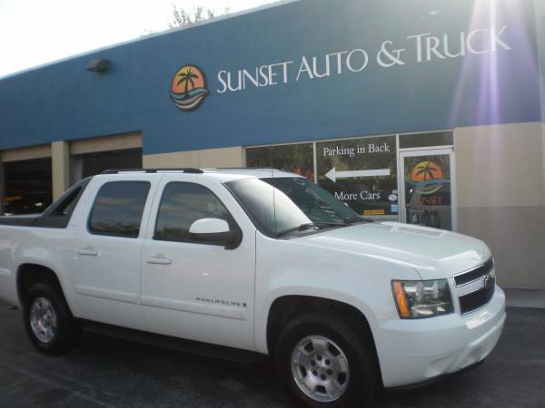 2007 Chevrolet Avalanche 4x4 LT low miles - - by for sale in s ftmyers, FL