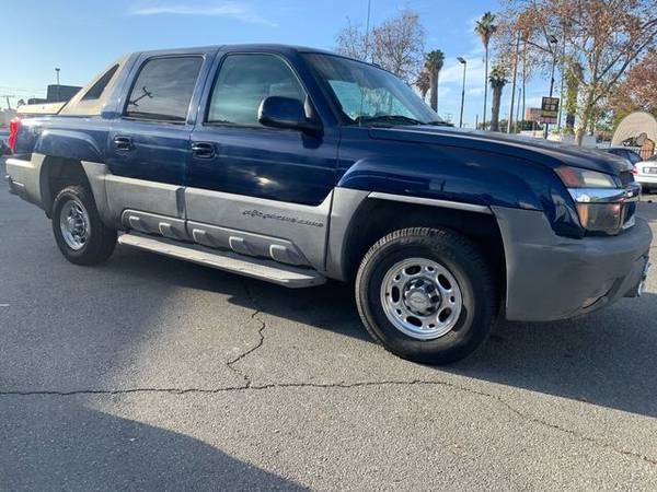 2002 Chevrolet Chevy Avalanche 2500 4dr Crew Cab SB 2WD - cars & for sale in Pomona, CA – photo 3