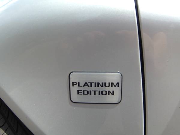 2005 Mercury Sable (Platinum Edition) - - by dealer for sale in Saint Paul, MN – photo 6