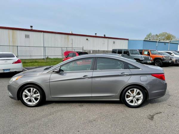 Gray 2011 Hyundai Sonata TRIM 96, 512 miles - Hartford - cars & for sale in South Windsor, CT – photo 4