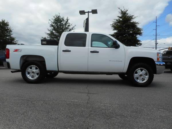 2013 CHEVROLET SILVERADO 1500 LT CREW CAB 4WD - cars & trucks - by... for sale in Winterville, NC – photo 4
