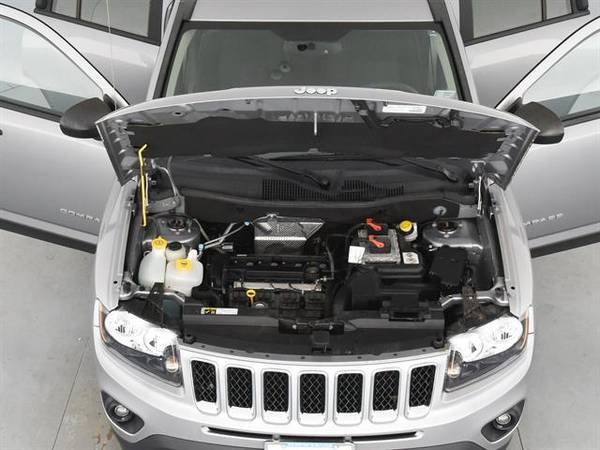 2017 Jeep Compass Sport SUV 4D suv Gray - FINANCE ONLINE for sale in Bakersfield, CA – photo 4