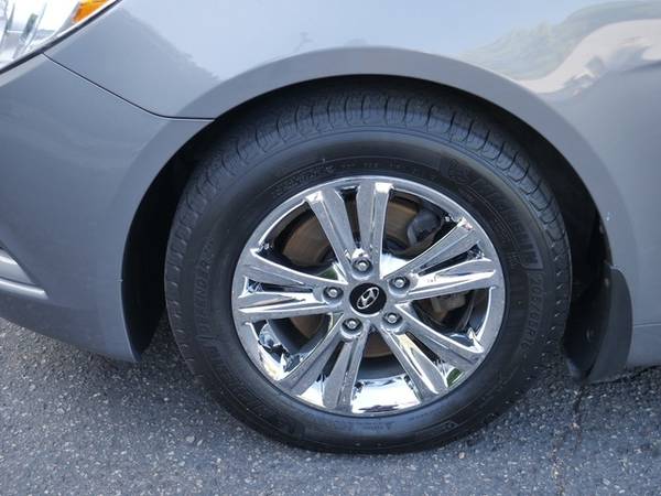 *2011* *Hyundai* *Sonata* *4dr Sdn 2.4L Auto GLS* - cars & trucks -... for sale in South St. Paul, MN – photo 7
