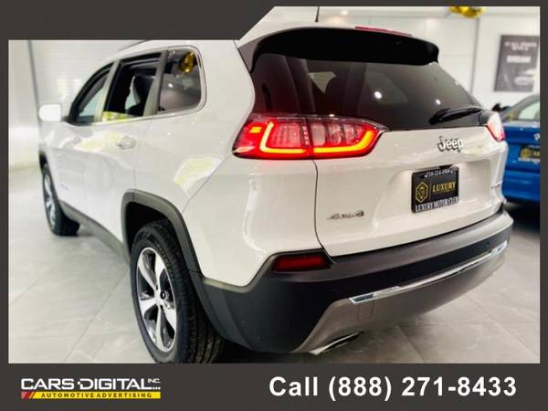 2019 Jeep Cherokee Limited 4x4 SUV - - by dealer for sale in Franklin Square, NY – photo 4