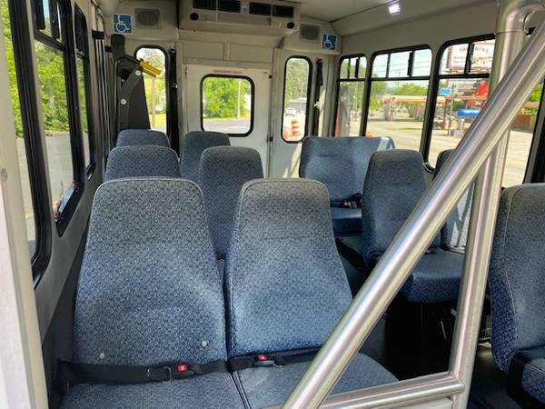 2016 FORD E450 SUPER DUTY BUS - - by dealer - vehicle for sale in Chattanooga, TN – photo 5