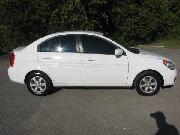 2010 HYUNDAI ACCENT GLS.....4CYL AUTO......RUNS EXCELLENT!!!! - cars... for sale in Knoxville, TN – photo 4