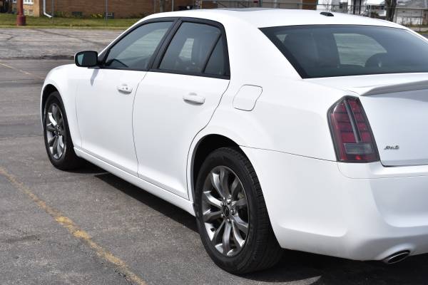 2014 CHRYSLER 300S MINT CONDITION ALL WHEEL DRIVE - cars & for sale in Dearborn, MI – photo 5
