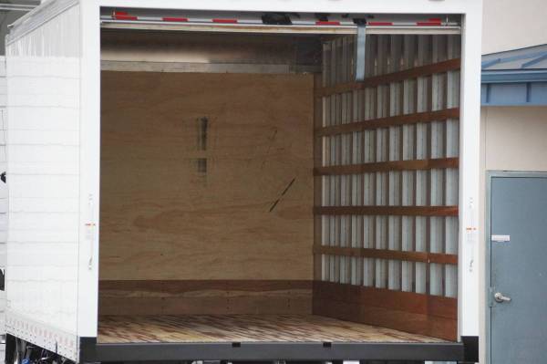 2019 Isuzu NQR Crew Cab Box truck 16' Diesel cubevan boxtruck NPR... for sale in Des Moines, UT – photo 9