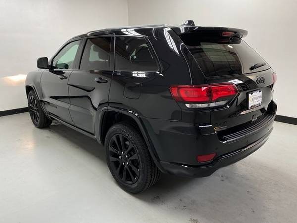2019 Jeep Grand Cherokee 4WD 4D Sport Utility / SUV Altitude - cars... for sale in Indianapolis, IN – photo 4
