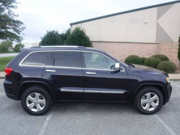 2011 Jeep Grand Cherokee Limited 4x4 4dr SUV suv Black for sale in Springdale, AR – photo 7