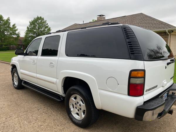 2005 Chevrolet suburban LT four-door automatic one owner Cold A/C for sale in Allen, TX – photo 6