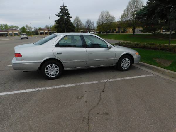 2001 Toyota Camry LE - Silver for sale in Saint Paul, MN – photo 2