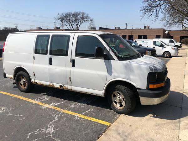 2005 Chevy Work Truck (Express G1500) for sale in Elmhurst, IL – photo 3