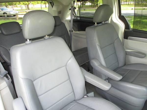 2009 VW Routan SEL Mini Van 40K Low Miles 1-Owner Clean Title DVD Cam for sale in Fort Lauderdale, FL – photo 12