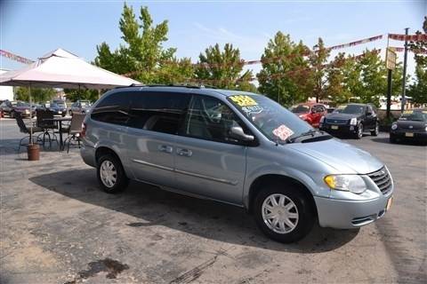 2006 Chrysler Town Country LWB 4dr Touring - cars & trucks - by... for sale in Cuba, MO – photo 5