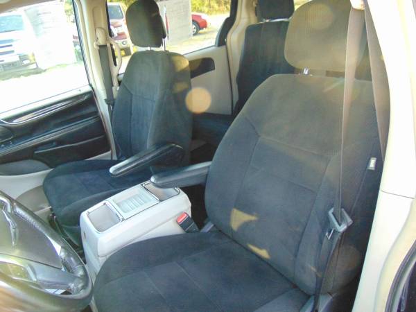 2011 CHRYSLER TOWN AND COUNTRY TOURING for sale in CHURUBUSCO, IN, IN – photo 8