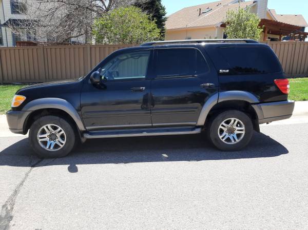 2004 Toyota Sequoia SR5 DVD System 4WD 8-Seater! for sale in Englewood, CO – photo 4