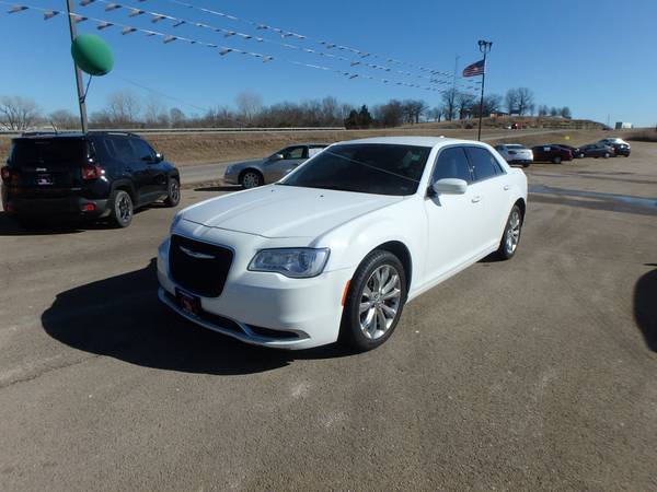 2017 Chrysler 300 Limited - - by dealer - vehicle for sale in Bonne Terre, MO – photo 4