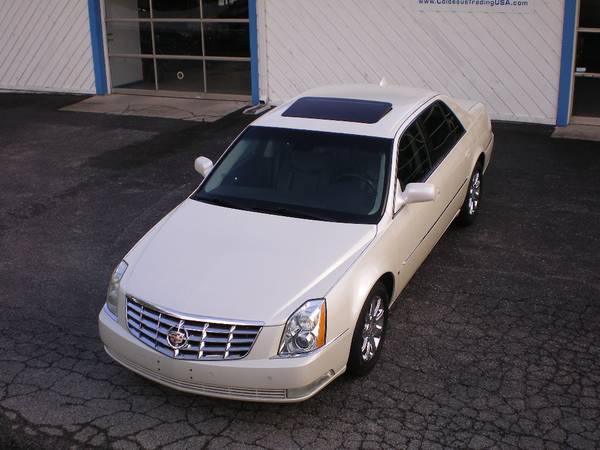 2009 CADILLAC DTS W/1SC, CLEAN CARFAX - - by dealer for sale in Carmel, IN – photo 9