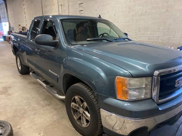 2007 GMC Sierra 1500 4X4 Z71 - cars & trucks - by owner - vehicle... for sale in Fairfield, CT – photo 2