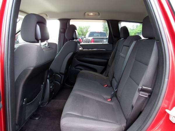 2011 Jeep Grand Cherokee Laredo hatchback Inferno Red Crystal Pearl for sale in Boyertown, PA – photo 9