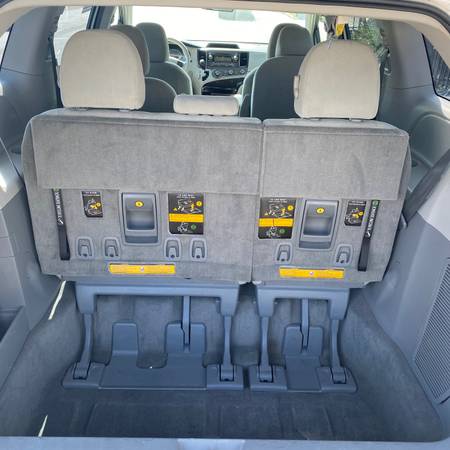 2013 TOYOTA SIENNA (Clean Title) for sale in Long Beach, CA – photo 14