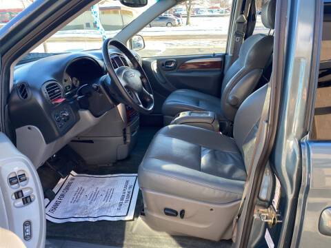 2005 Chrysler Town & Country Minivan Clean Carfax Leather for sale in Nampa, ID – photo 8