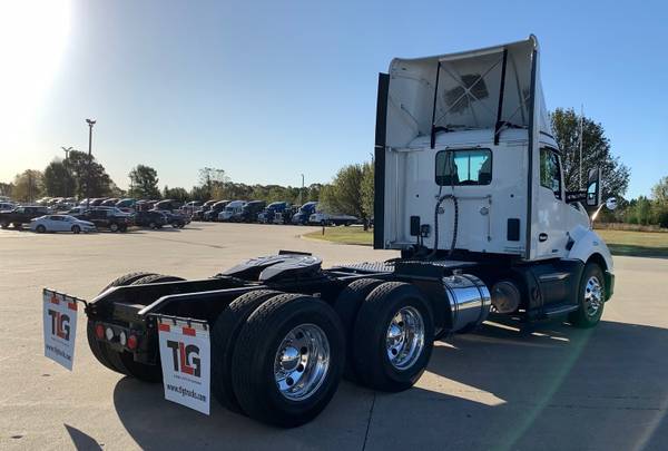 ◄◄◄ 2018 Kenworth T680 Day Cabs ►►► - cars & trucks - by dealer -... for sale in Louisville, KY – photo 4